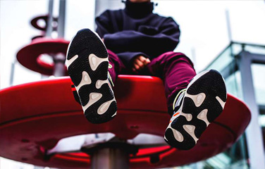 Yeezy Boost 700登陆中国,引爆复古老爹鞋的新高潮