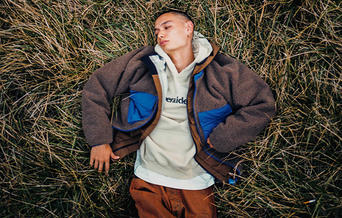 只关注WTAPS?大佬梅咏的Liberaiders被登Supreme杂志”钦点“!